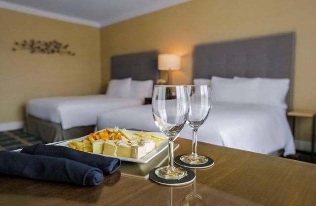 Best Value, Quality Stay! 3 Pleasant Units, Free Parking, Pool, Pets Allowed