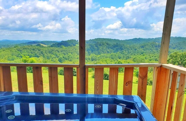 Best View in the Area! Hot Tub!