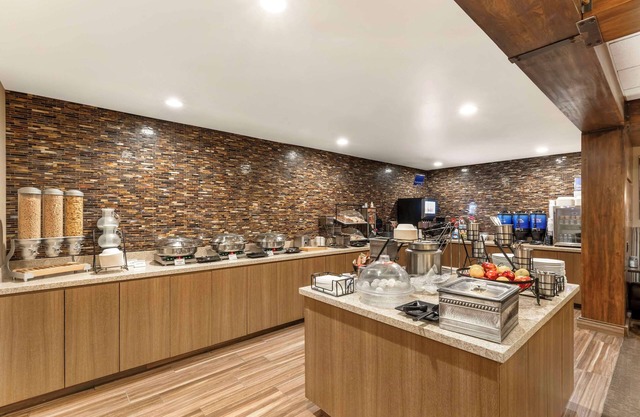 Best Western CottonTree Inn