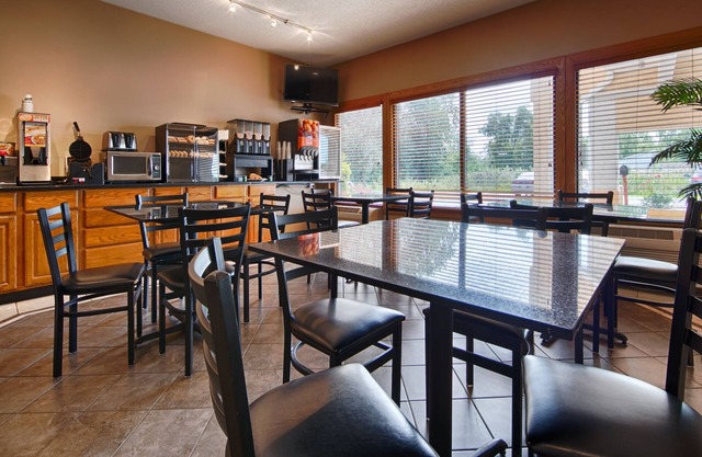 Best Western Crossroads Inn