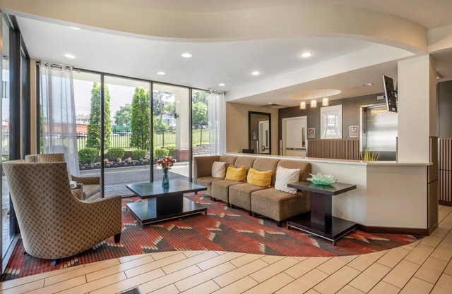 Best Western Plus College Park Hotel