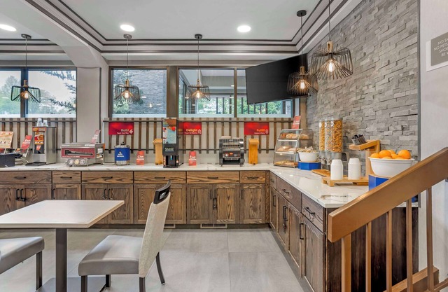 Best Western Plus Heritage Rail Inn & Suites