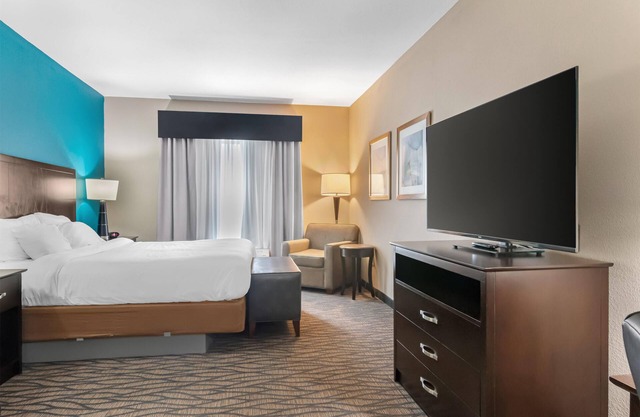 Best Western Plus Hiawatha Hotel