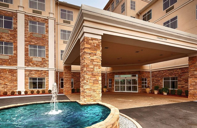 Best Western Plus Rose City Conference Center Inn