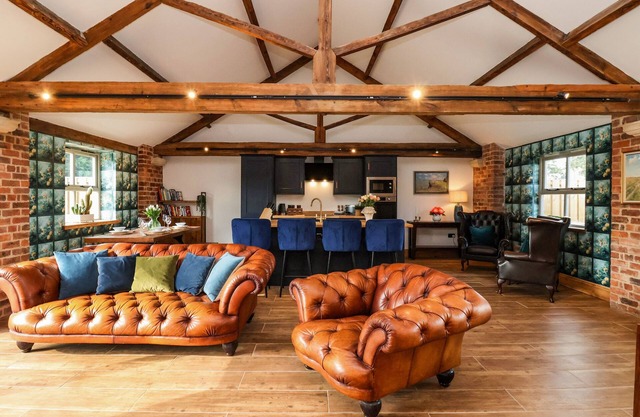 BETH'S COTTAGE, pet friendly, luxury holiday cottage in Rillington