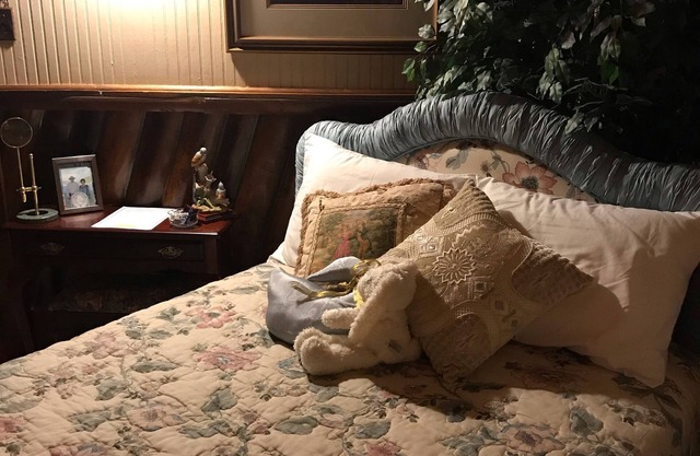 Bethlehem’s Log Home! For Sale