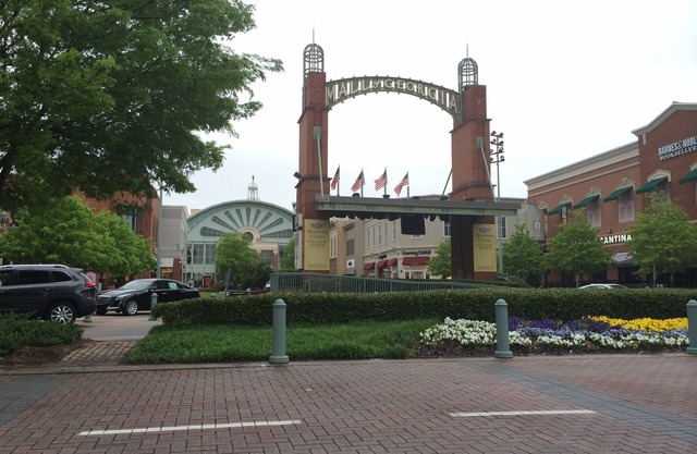 Better Choice For Your Vacation! Accessible Unit Awaits! Pool Access and Parking