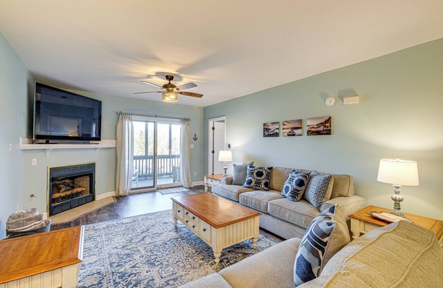 'Better Lake Than Never' Huddleston Condo