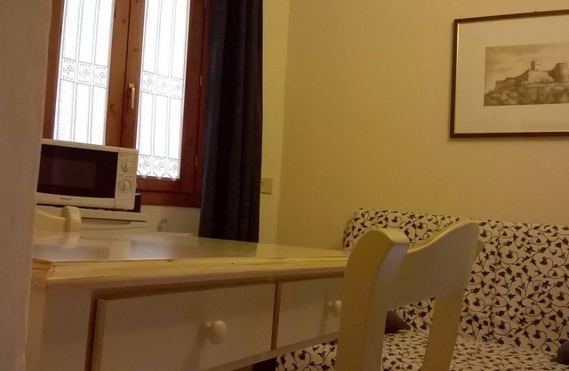 BETWEEN ARNO AND PIAZZALE MICHELANGELO, 15 minutes on foot from Ponte Vecchio. Wifi