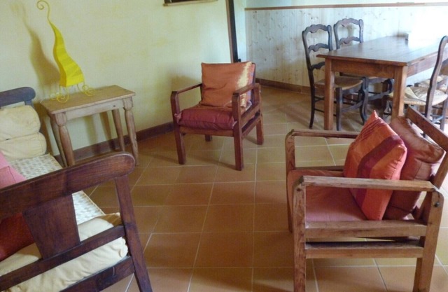 Between Lyon and Clermont, in the countryside, Gîte, 4 pers. 1bed, salt water swimming pool