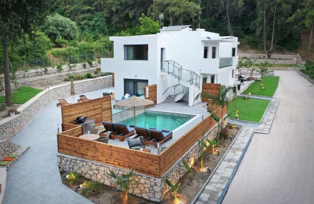 BH513 - R - Villa Rhodes