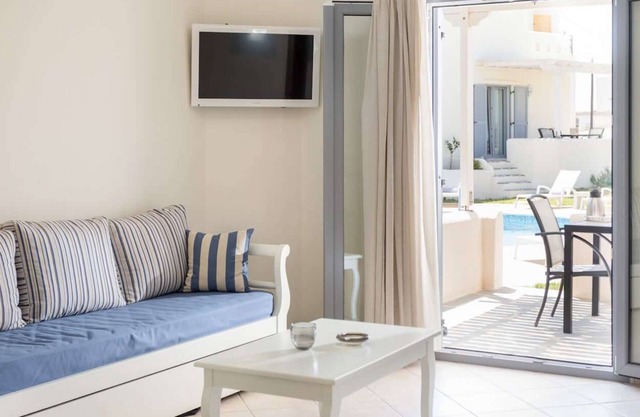 BH629 - C - Villa Naxos