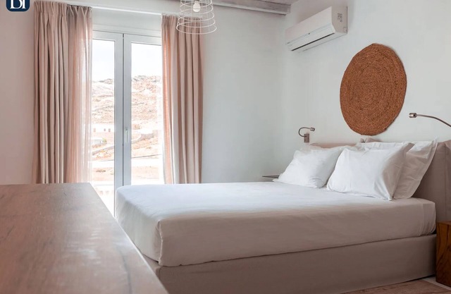 BH662 - C - Suite Mykonos