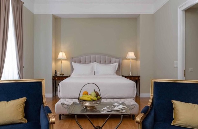 BHA034- C - Suite Athens