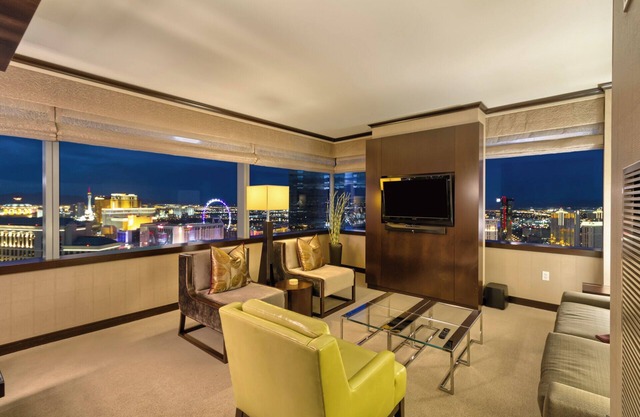 Big 2 BR Vdara Corner Penthouse! Stunner Bellagio Fountain View! Sleeps 6! 42 Fl