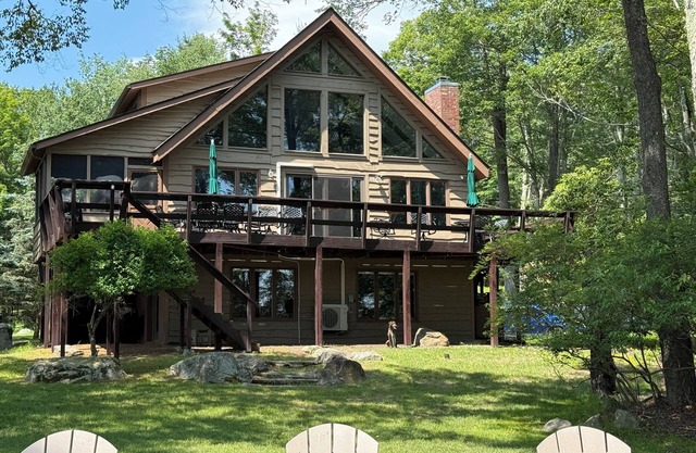 Big Bass Lake Poconos Lakefront Retreat