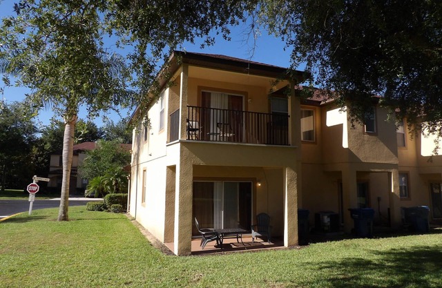 Big Beautiful 4 Bedroom in Regal Palms Resort