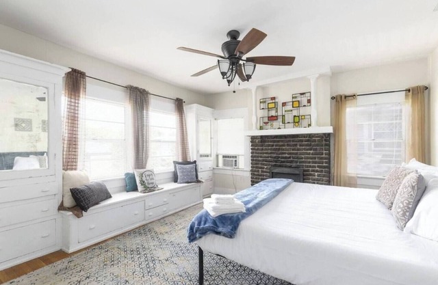 BiG Discounts at Charming Historic 4BR Home in the Heart of BHM