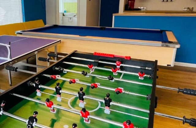 Big groups 20+, XL HotTub, Cinema, Arcade, Games