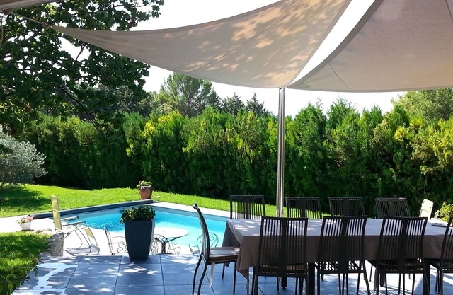 Big house in Provence. Huge garden with trees very near Mont Ventoux.