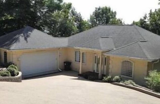 BIG ISLAND TIME Lakefront Family Vacation Home-4 Bd-3.5 Bth-Sleeps15-Cove-Dock