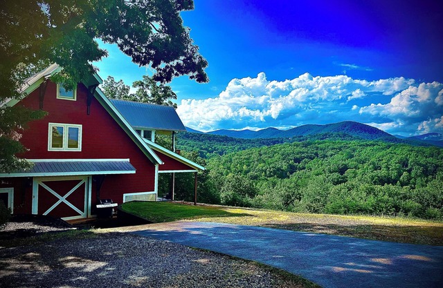 Big Mountain Views, Minutes to Wineries, Hot Tub