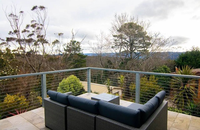 Big quiet enclave amazing views