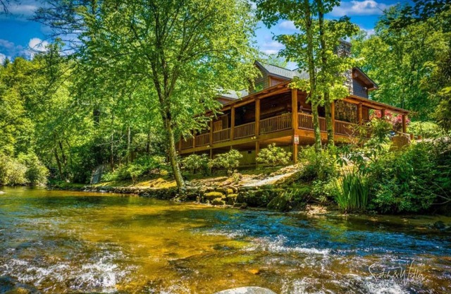 Big Snowbird Creek Escape: Luxe Smoky Mountain Fishing Cabin