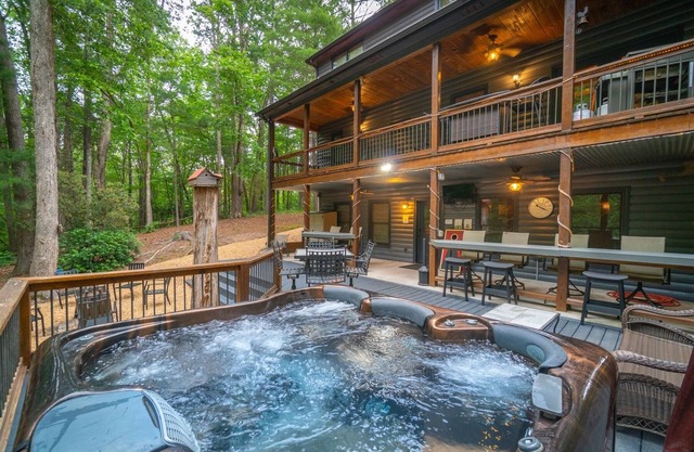 Big Timber Mountain Retreat w/Hot Tub