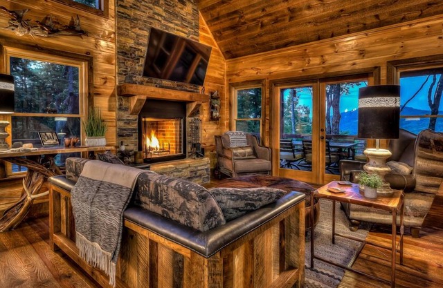 Big View Overlook - Pet Friendly | Hot Tub | Mountain View | Pool Table | Ping Pong