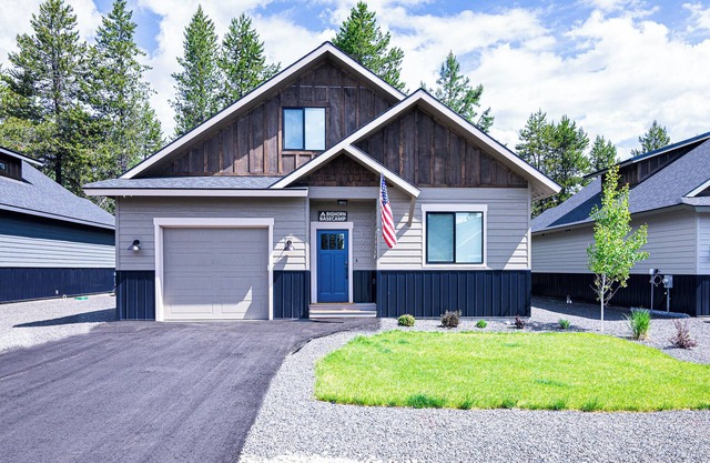 Bighorn Basecamp- beautiful brand new home- sleeps 10- pets ok