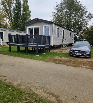 Billing Aquadrome Holiday Park Fishing Lakes Gold Caravan