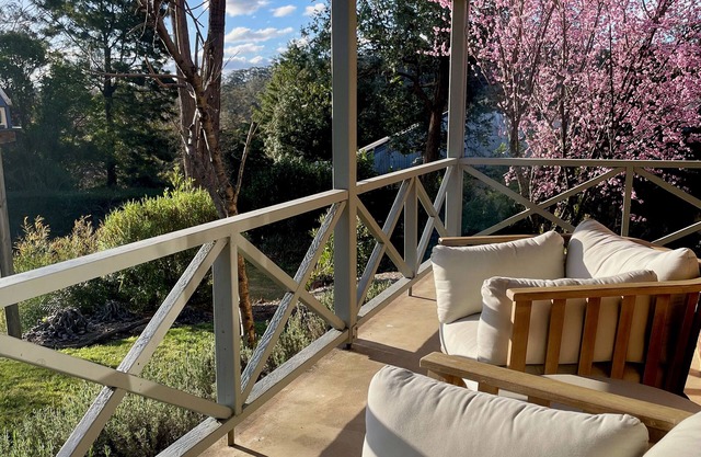 Bimbimbie - A peaceful and stylish cottage, on one acre of established gardens.