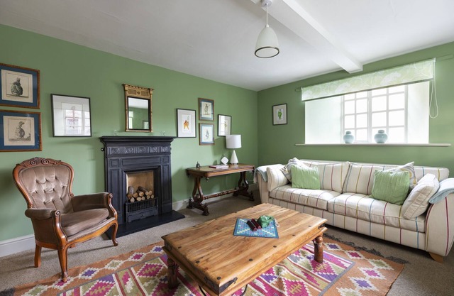 BISHOP LIGHTFOOT COTTAGE - A characterful and dog-friendly cottage