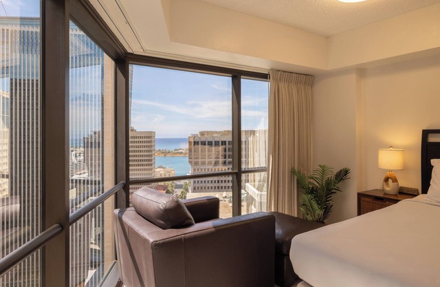 Bishop Suites at Executive Center Ocean View 1 Bedroom Suite + Full Kitchen