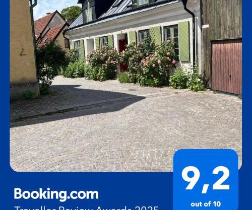 Björnnästet med havsutsikt innanför murarna