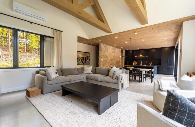 Black Diamond Kanata Tremblant (211 Hautes-Cimes)