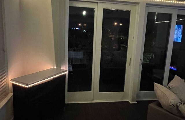 Black & Gold Loft w/2 balconiesnn