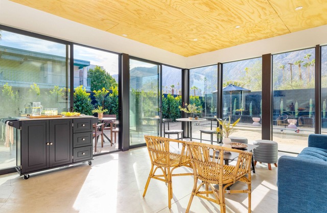 Blackhaus C Suite by AvantStay | Modern Spaces