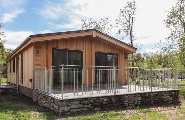 BLACKTHORN COPSE, pet friendly, with a garden in Haverthwaite