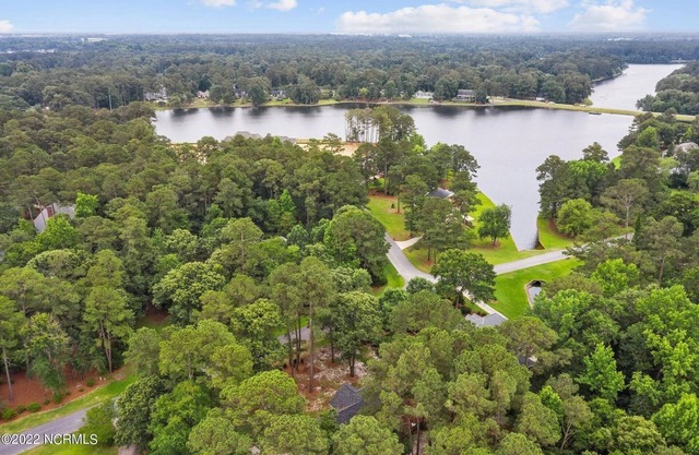 Blake Washington Estate Features Golfing/Tennis/Lake/Swimming Pool/Country Club!