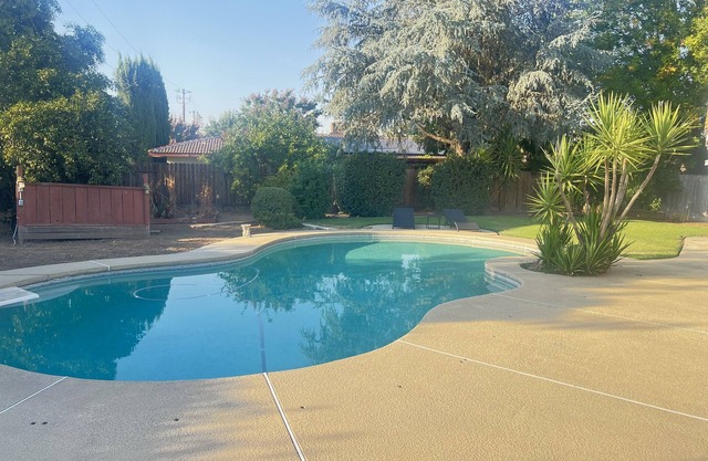 Blissful Escape in the Gateway to Yosemite