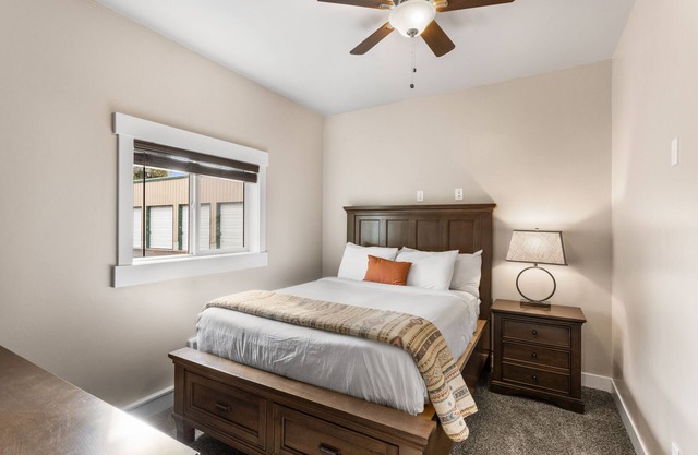 Blocks from the National Park- Yellowstone Hideaway Unit C