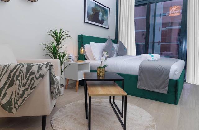 Bloomfields Fantastic STU Azizi Riviera