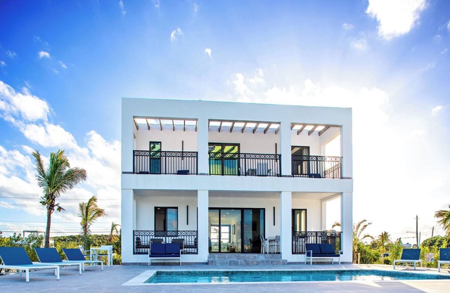 Blue Chill Your Tropical Escape in Chalk Sound