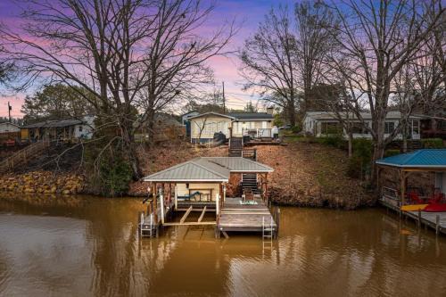 Blue Heron Bungalow at Lake Tillery