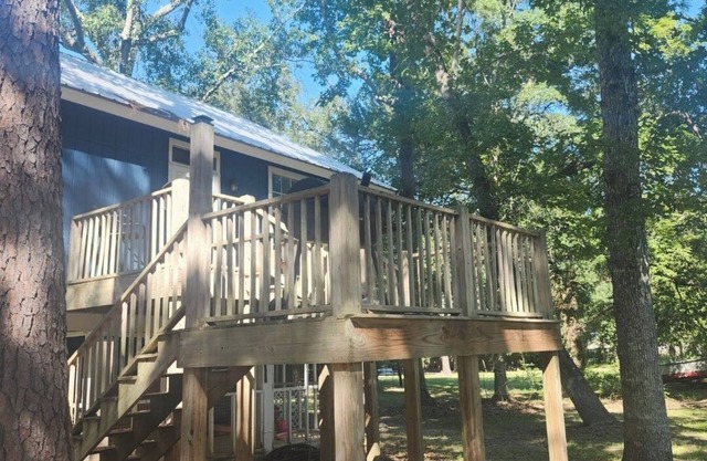 Blue Hideaway Pet Friendly