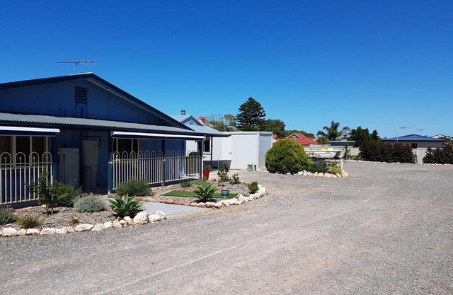 Blue Line Retreat - Unit 5