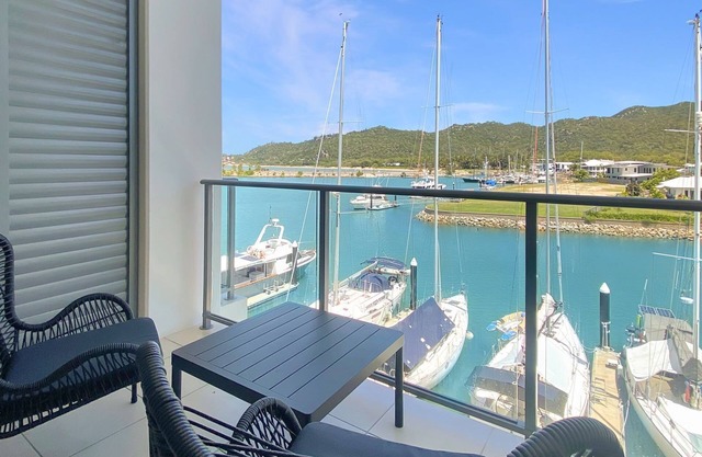 Blue on Blue Studio Room 1352