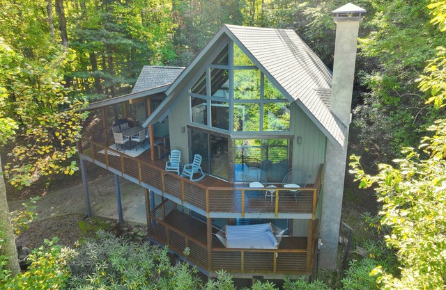 Blue Ridge Pkwy View & Deck: Brevard Home!